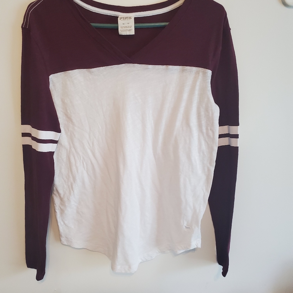 White and burgundy long sleeve tee